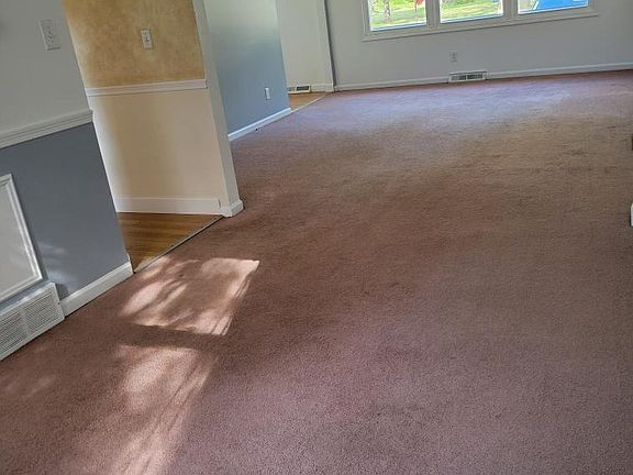 5th image of 210 Marine Dr