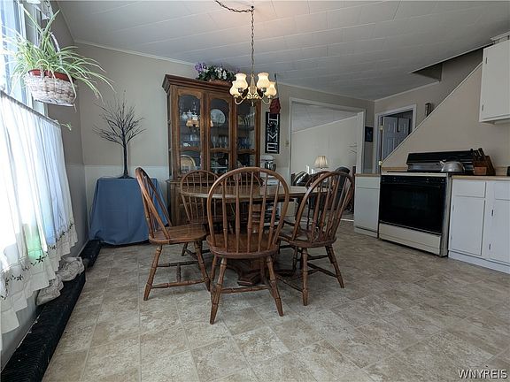 5th image of 721 Gabbey Rd