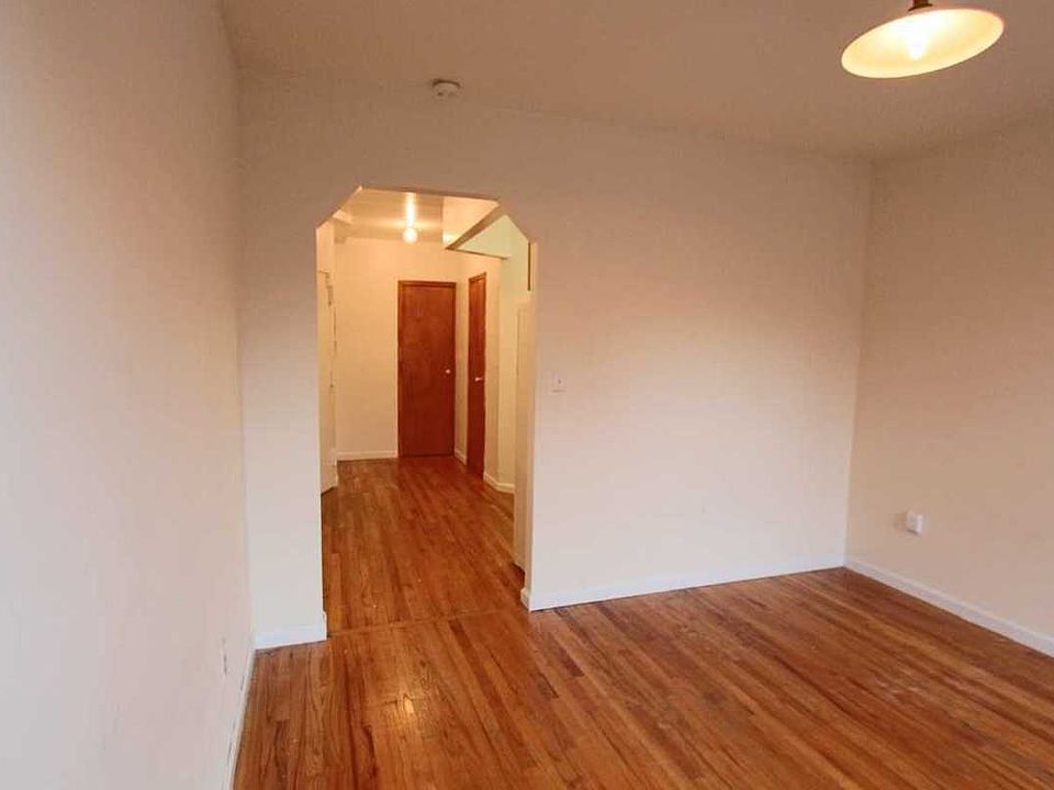 2nd image of 158 Allen St APT 10