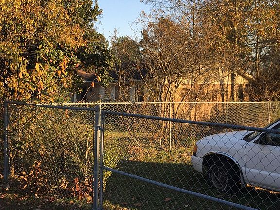 4th image of 2334 Basswood Dr