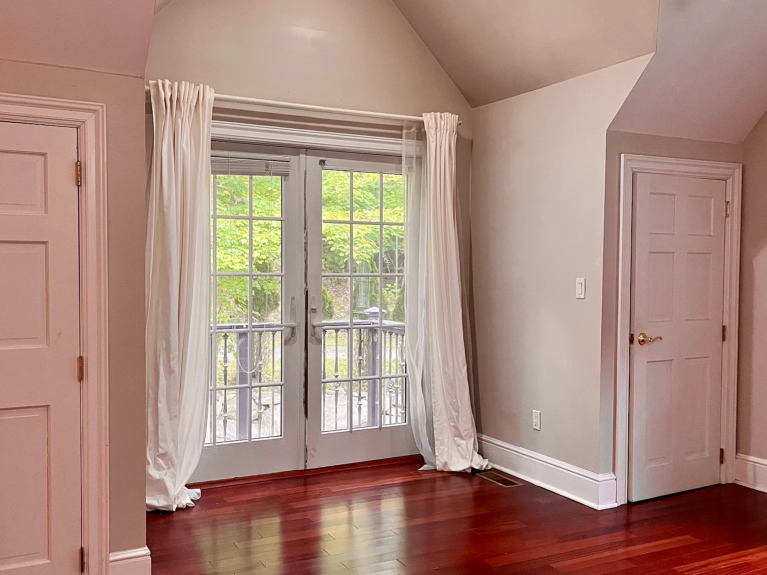 126A Big Oak Rd, Stamford — Photo 4