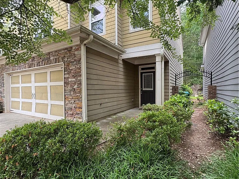 1455 Blackstone Way — Photo 3