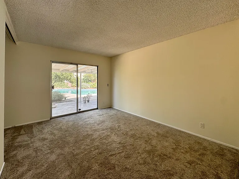 7928 Owensmouth Ave — Photo 19