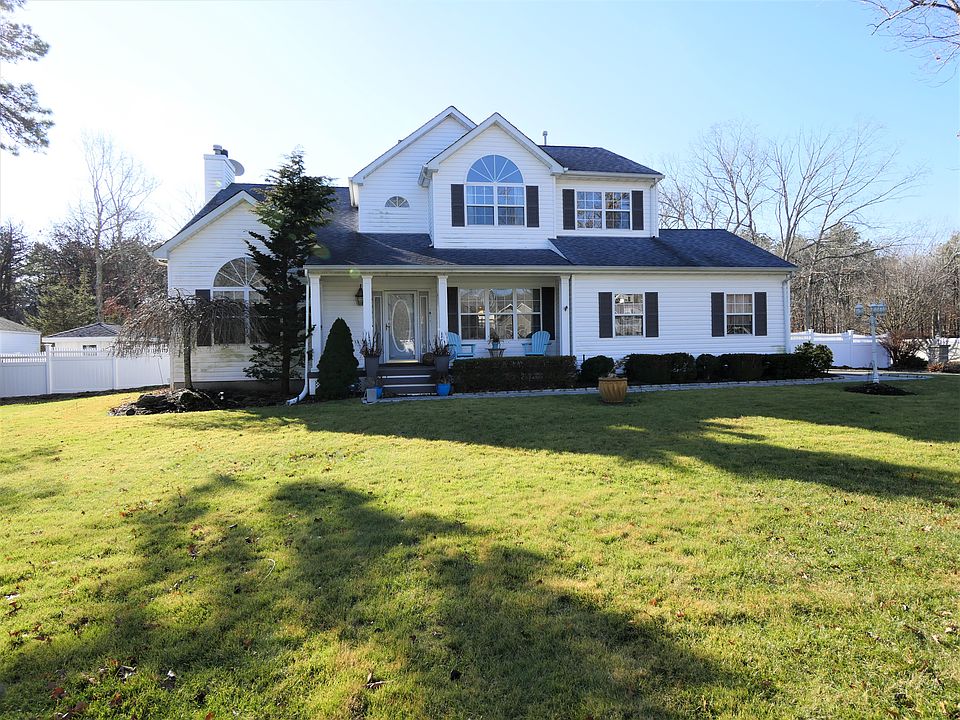 1st image of 12 Sommerset Dr