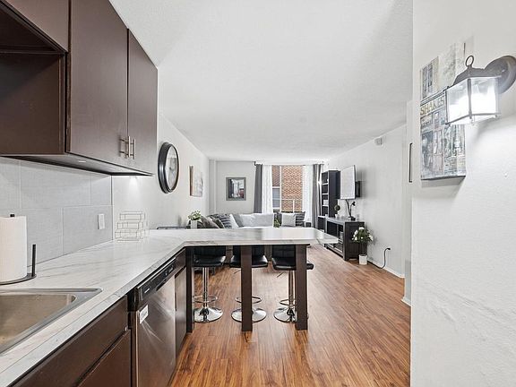 4th image of 1409 N Prospect AVENUE #102