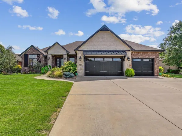 2608 N Paradise St, Wichita, KS 67205