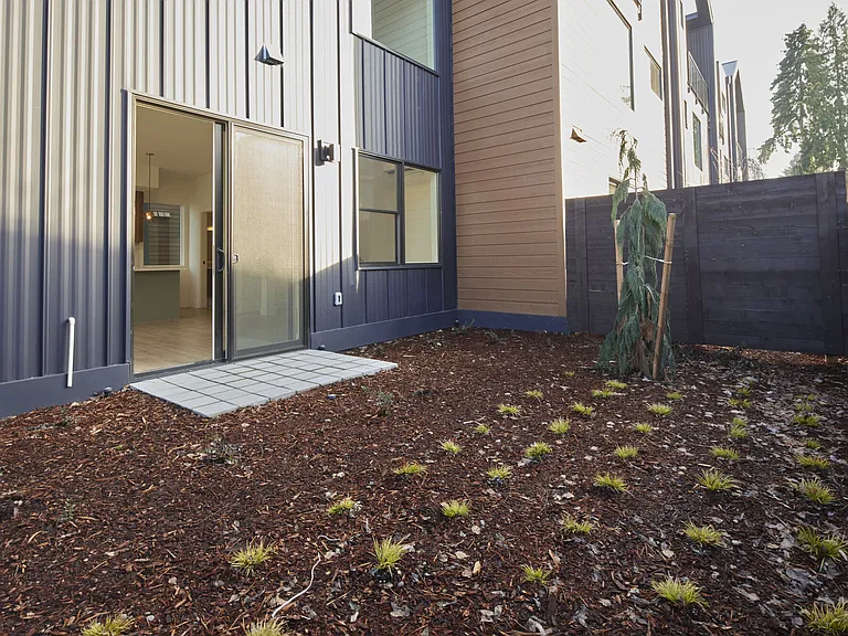 140 NE Sacramento St — Photo 7