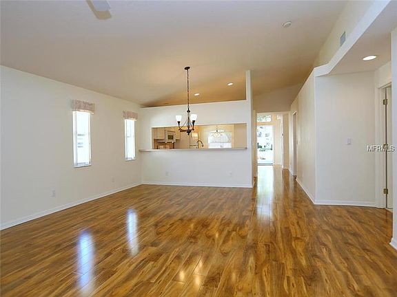5th image of 3205 Woodberry Ln