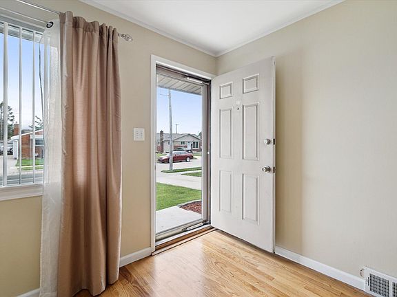 5th image of 31920 Saint Margaret St