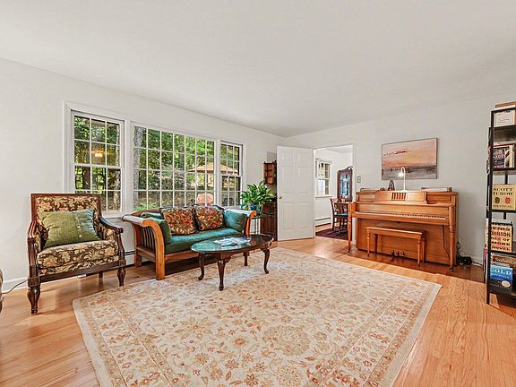 4th image of 203 Wood Cir