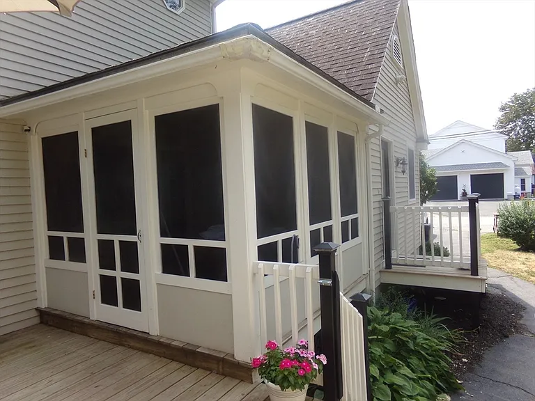 162 Middlesex Ave #1 — Photo 3