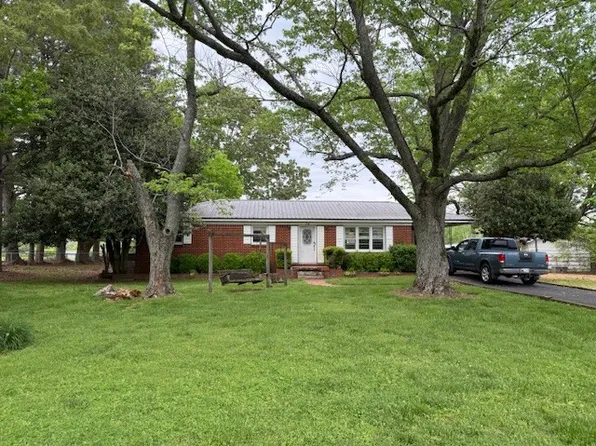 14 Jeans Rd, Fayetteville, TN 37334