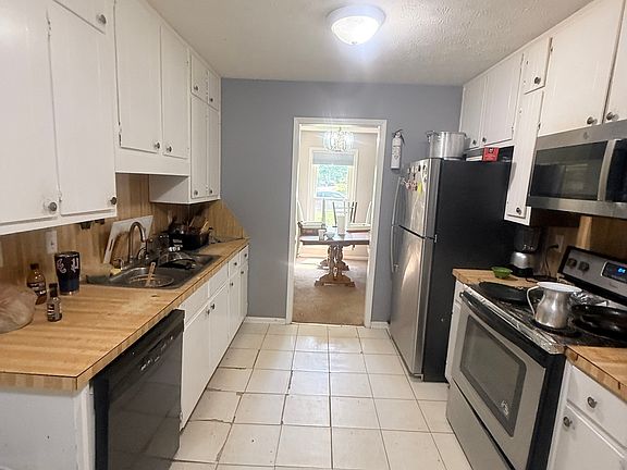 2nd image of 976 Bernice Ct