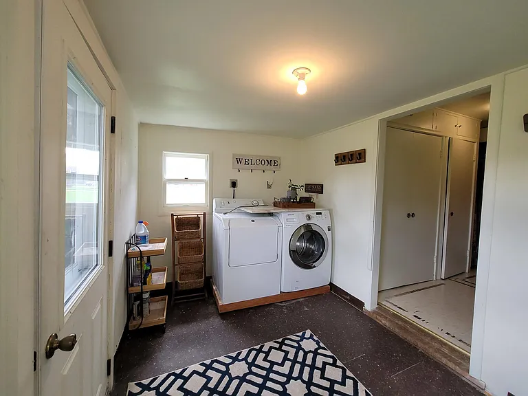 980 Wenzel Ln — Photo 13
