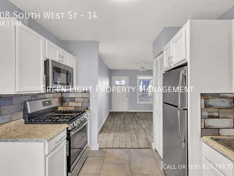 308 S West St #14 — Photo 12