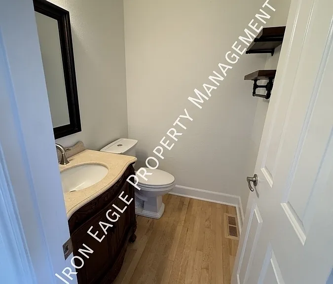 2481 E Lenox Ct — Photo 5