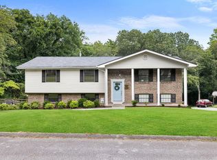 8692 Arbutus Dr, Hixson, TN 37343