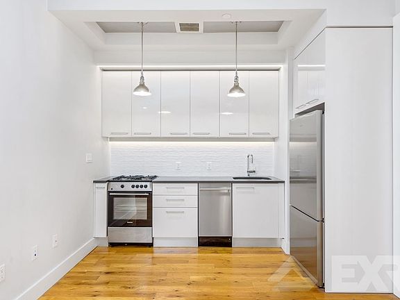 4th image of 418 Lexington Ave #3DD