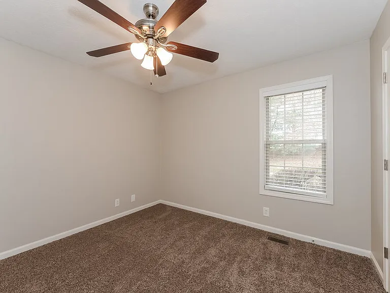 165 Brookview Cir — Photo 13