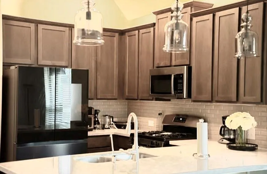 3 bed, 4.0 bath, 1698 sqft, $2,600 — Photo 3