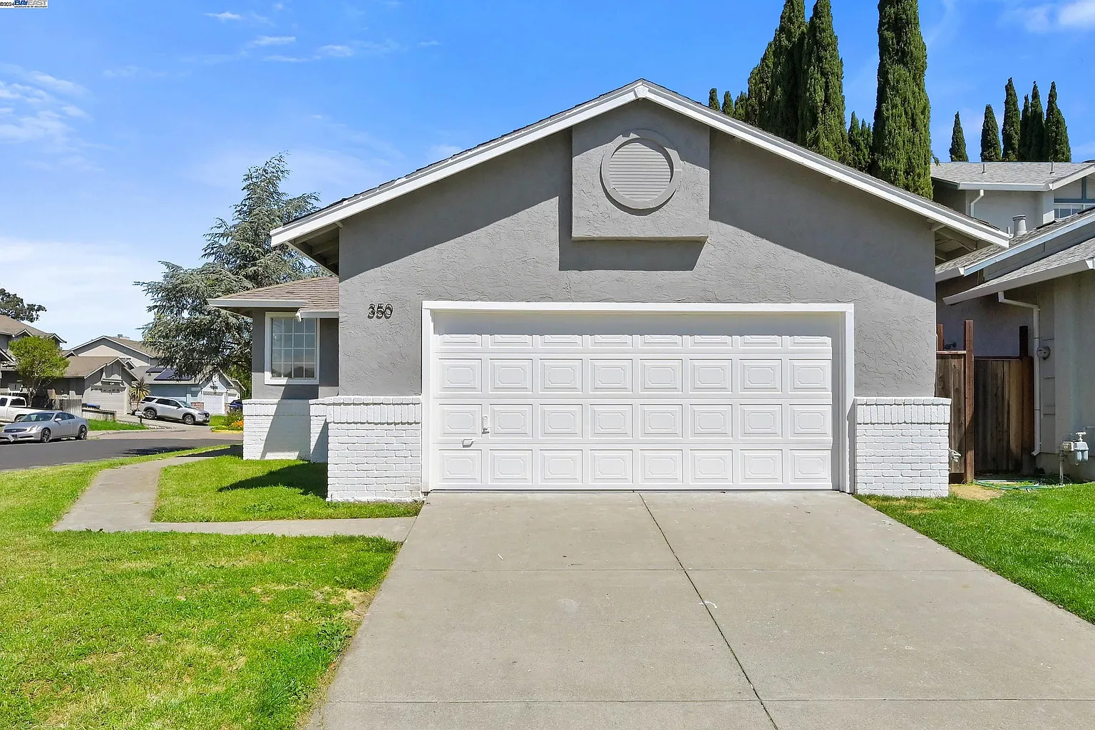 350 Jacaranda Dr photo 1