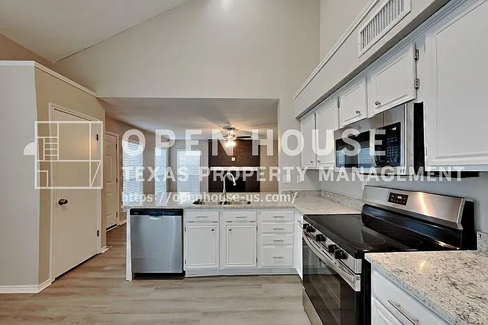 6703 Olivewood Dr — Photo 9