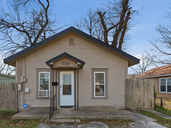 108 E 5th St, Skiatook, OK 74070