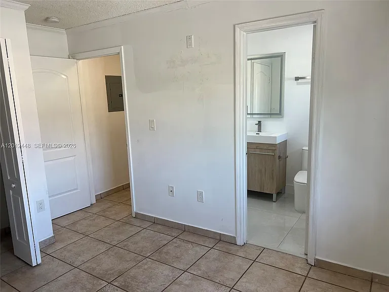 2425 W 76th St #207 — Photo 17