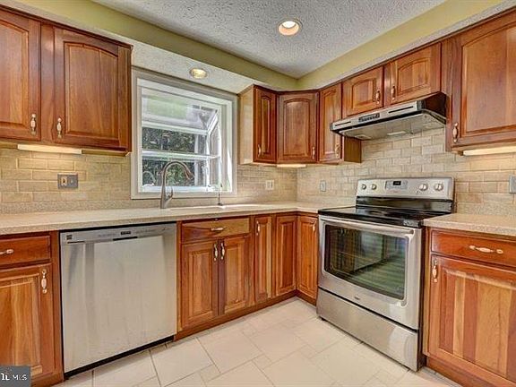 3rd image of 12246 Westwood Hills Dr