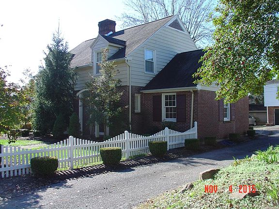 5th image of 407 College St