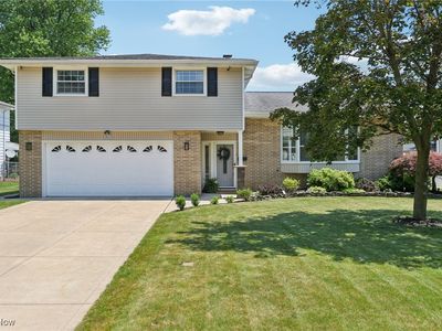 5833 Gareau Dr, North Olmsted, OH, 44070