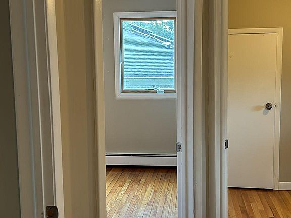 4th image of 7 Sinnock Ct Floor 2