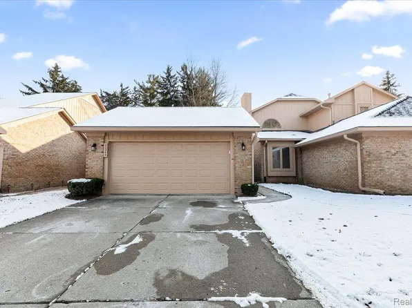 22245 River Ridge Trl, Farmington, MI 48335