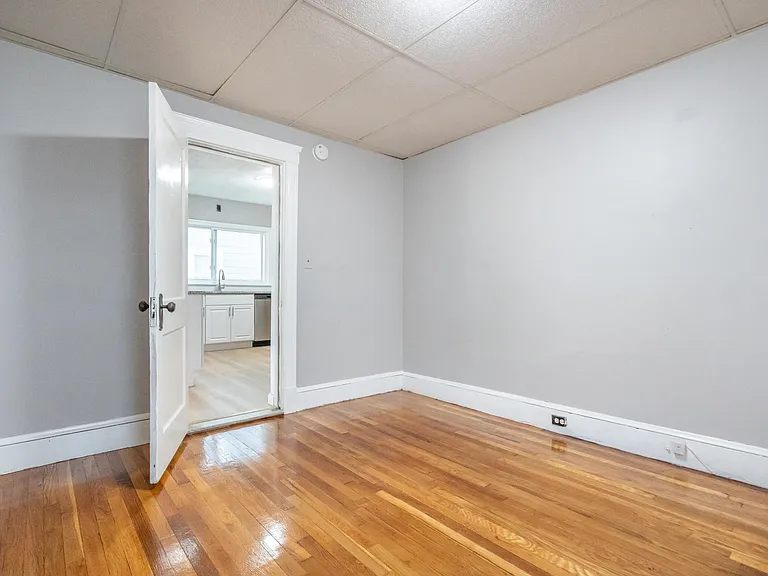 39 Perry St #1 — Photo 14