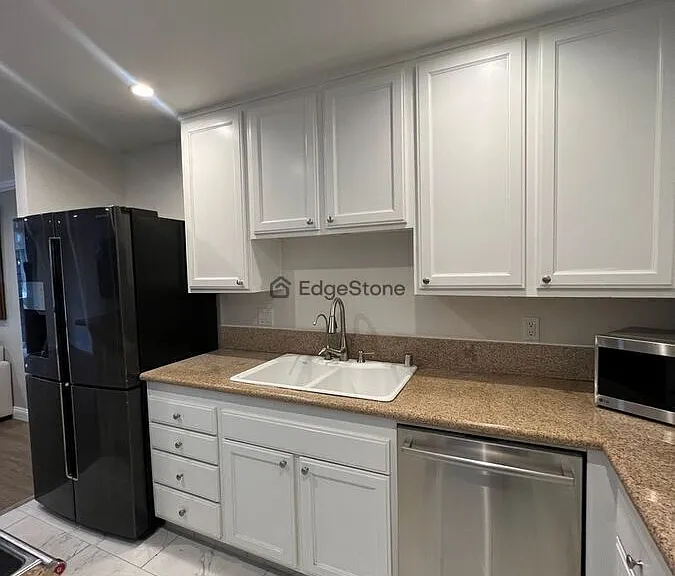 6526 Ocean Crest Dr #A214 — Photo 5