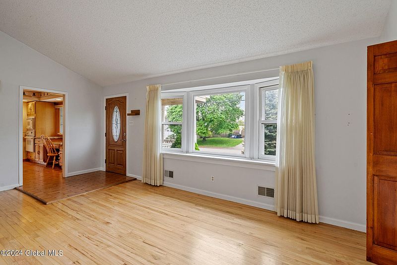 3rd image of 1 Barker Street