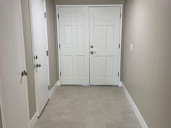 3rd image of 2617 Lincoln Oak Ct