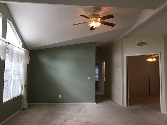Lvg Rm / Den and hall