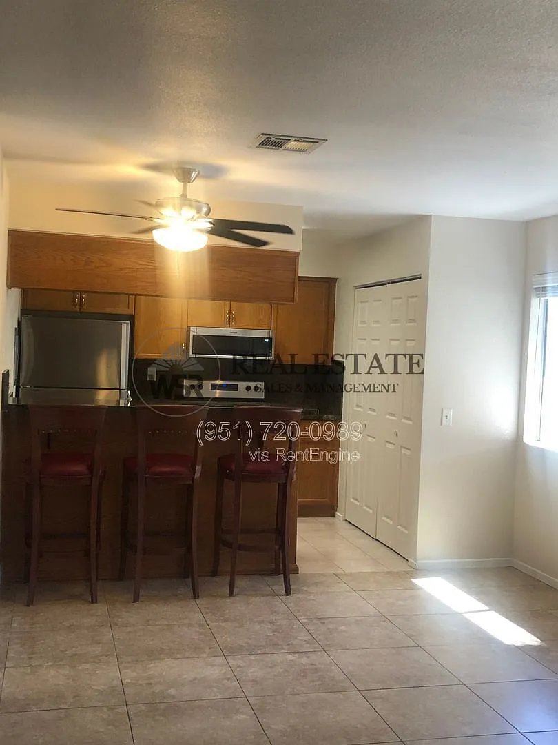 2 bed, 1.0 bath, 810 sqft, $2,000 — Photo 2