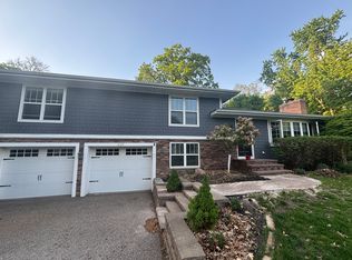 420 Lakeview Ave, Tonka Bay, MN 55331