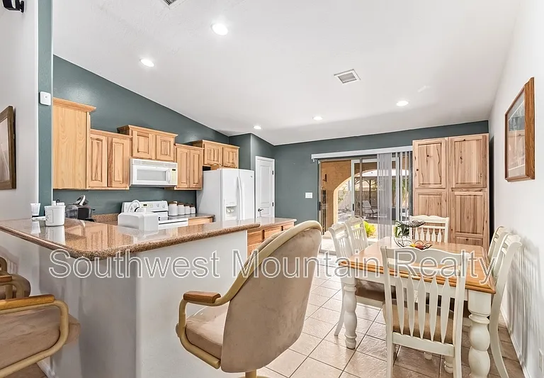 1202 W Prior Ave — Photo 15