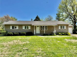1231 Crestview Dr, Maryville, MO 64468