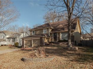 1952 E Jamestown Dr, Olathe, KS 66062