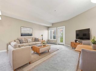60 N Royal Oak Plz NW #317, Calgary, AB T3G0A7