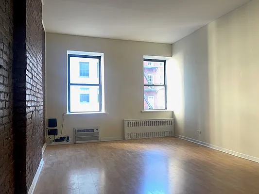 Rented by Oxford Property Group | media 9