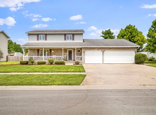 1410 Lake Dr, Morris, IL 60450