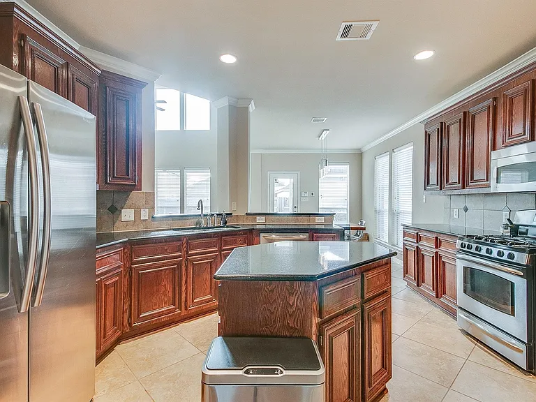 4618 Ambrosia Springs Ln — Photo 11