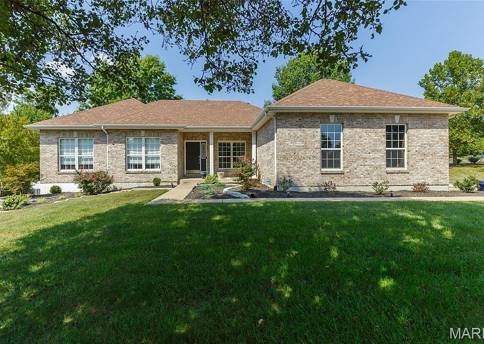 1st image of 102 Deer Meadow Ct