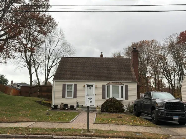 41 Memory Ln, Bridgeport, CT 06606