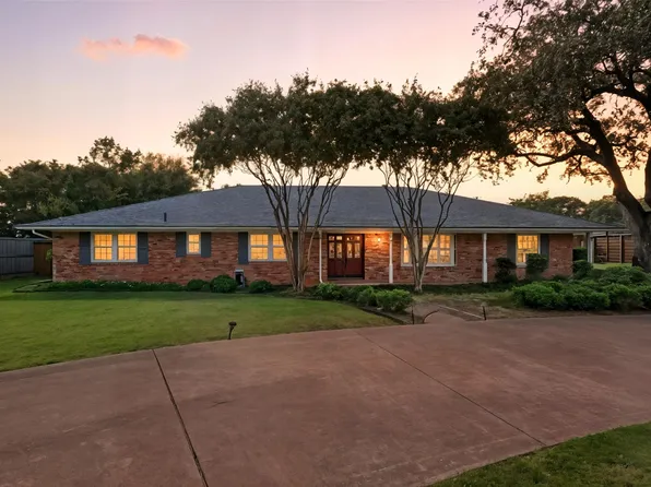 11321 Snow White Dr, Dallas, TX 75229